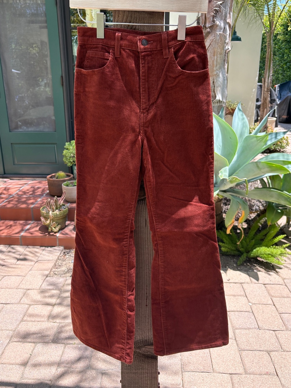 Levi’s 70’s High Flare rust cords size 26